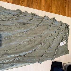 Zara women’s Elegant Green Ruffled maxi skirt NWT - size XL